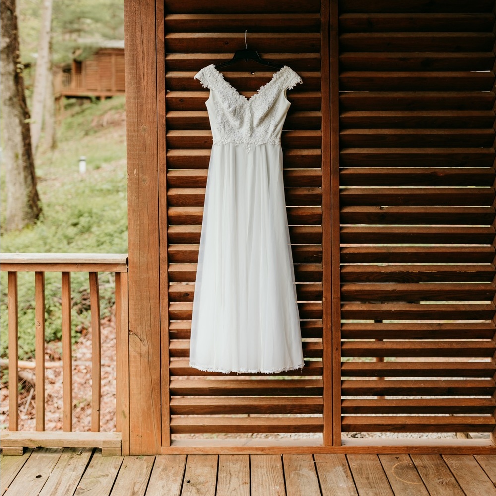 Chic Ivory Bridal Gown with Lace Accents